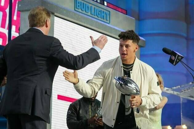 Chiefs QB Patrick Mahomes against 18-game regular season