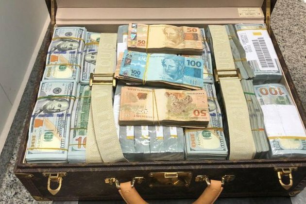 Suitcases with money, jewels seized from Equatorial Guinea delegation
