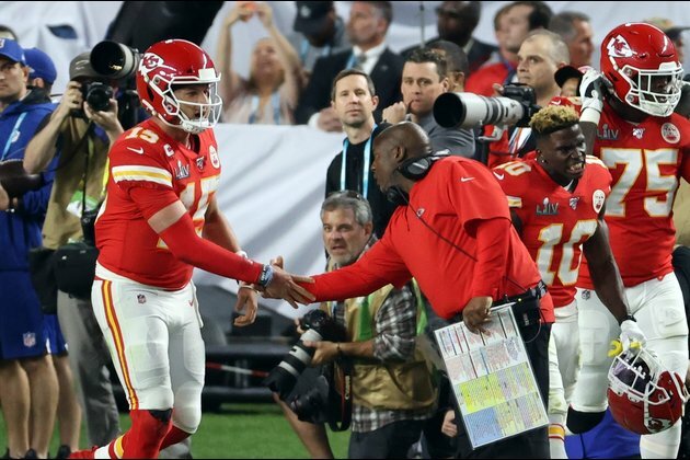 Reports: Texans want to interview Chiefs OC Eric Bieniemy