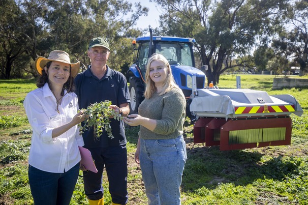 DPIRD’s Catherine Borger, Dave Nicholson and Miranda Slaven investigated electric weed control, and the effect of soil moisture on its efficiency. Credit: Western Australian Local Government Association.