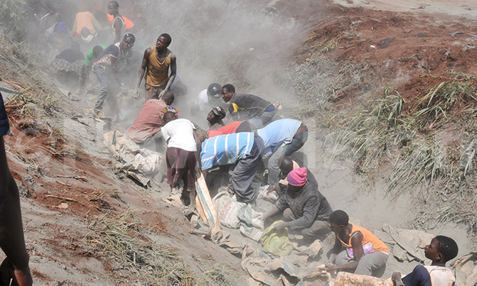 Cement trailer knocks boda rider, residents steal cement Cement trailer knocks boda rider, residents steal cement