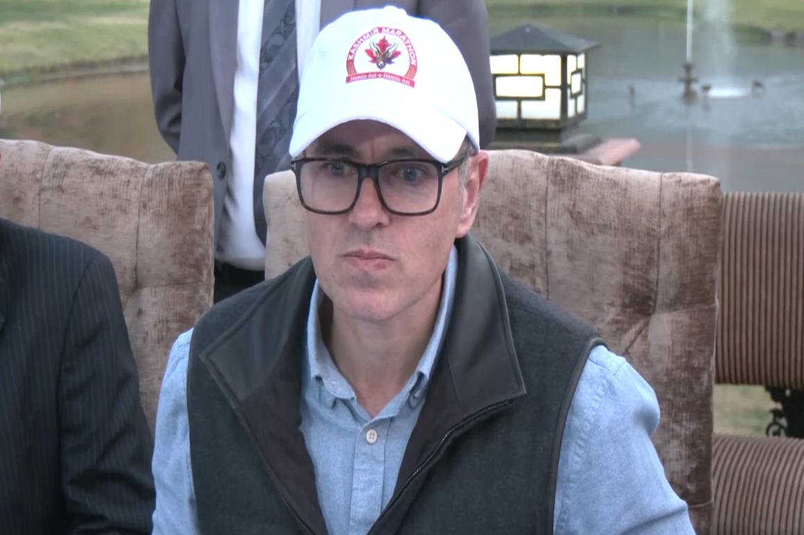J-K: CM Omar Abdullah unveils jersey, invites runners to 'Kashmir Marathon 2025'