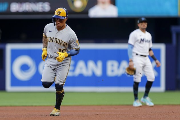 Brewers edge Marliins on bases-loaded walk