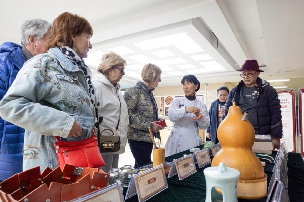 Traditional Chinese medicine emerges as shining "China service" brand on global stage