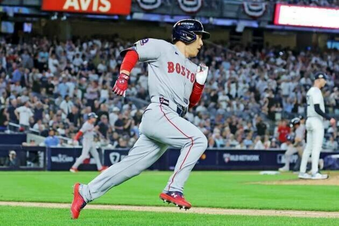 Red Sox rally off Yankees' bullpen, capture Game 1