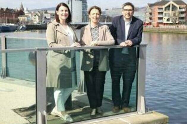 Minister Kimmins visits Pound 33m Belfast Tidal Flood Alleviation Scheme