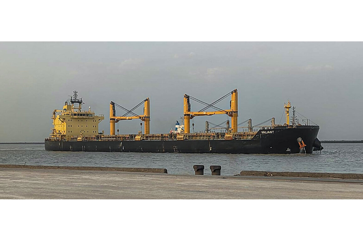 Deendayal Port Authority Kandla gears up to handle 22 vessels in 72 hours