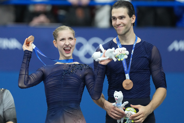 (MICO2026)ITALY-MILAN-OLYMPIC WINTER GAMES-FIGURE SKATING-PAIRS-VICTORY CEREMONY