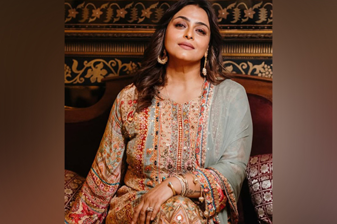Shilpa Shirodkar shares photos of her car damaged by Mumbai bus; slams transport firm for shirking responsibility