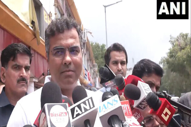 Delhi Minister Parvesh Verma visits CP Outer Circle at midnight to assess waterlogging