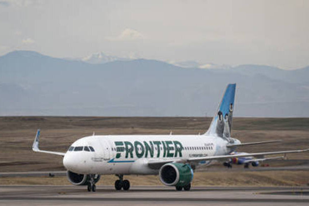 Trespasser sucked into passenger jet engine at Denver airport (GRAPHIC VIDEO)