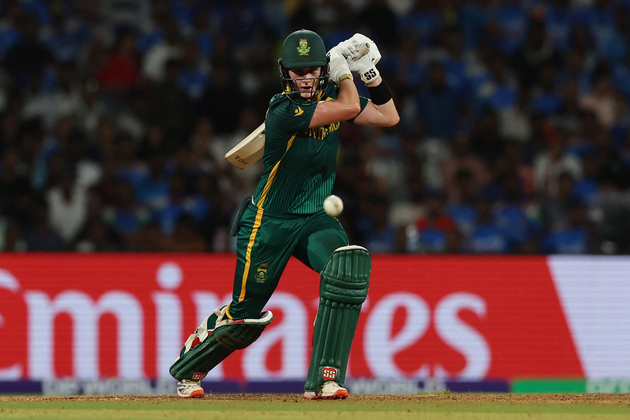 Dane Van Niekerk's cameo, Faye Tunnicliffe's fifty help South Africa take unbeatable 2-0 lead against Ireland
