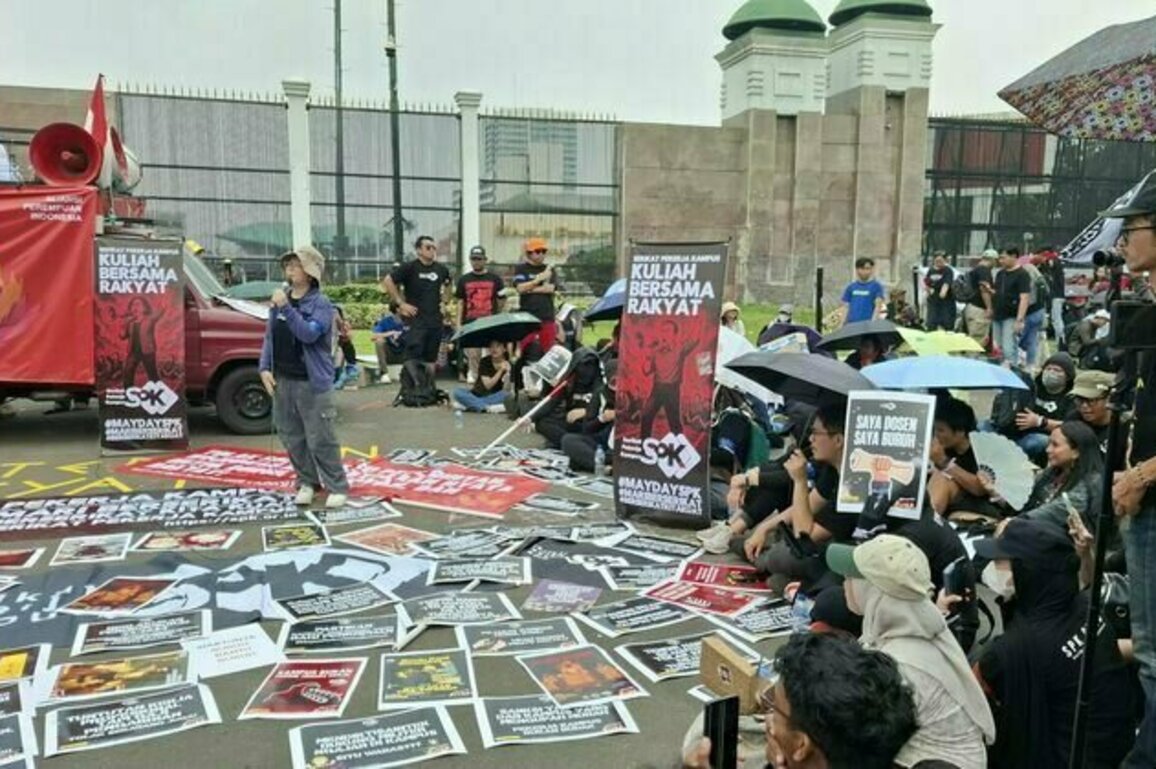 Ironi pendidikan tinggi: Belum merdeka, dituntut segera berdampak