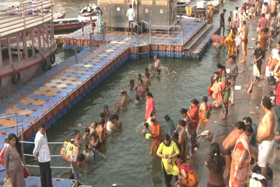 Devotees take a holy dip in Ganga on Akshaya Tritiya