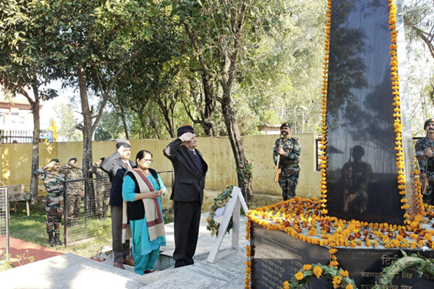 J-K: Rajput Regiment veterans, serving soldiers honour 1971 war heroes