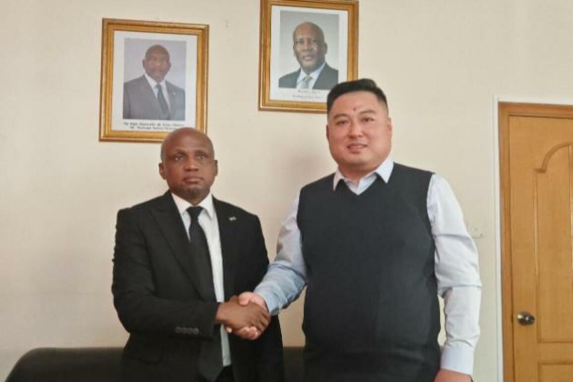 The Embassy of Lesotho in China invites Dr. Li Wei's team for a medical tour