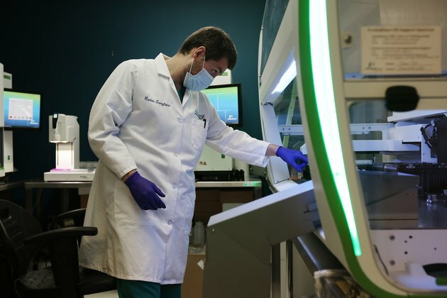 Daily Testing for COVID-19 Dropping in US, AP Reports