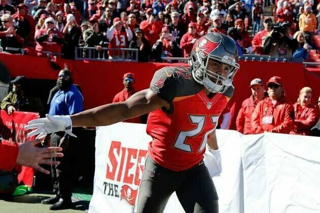 Reports: Former All-Pro RB Doug Martin, 36, died in police custody