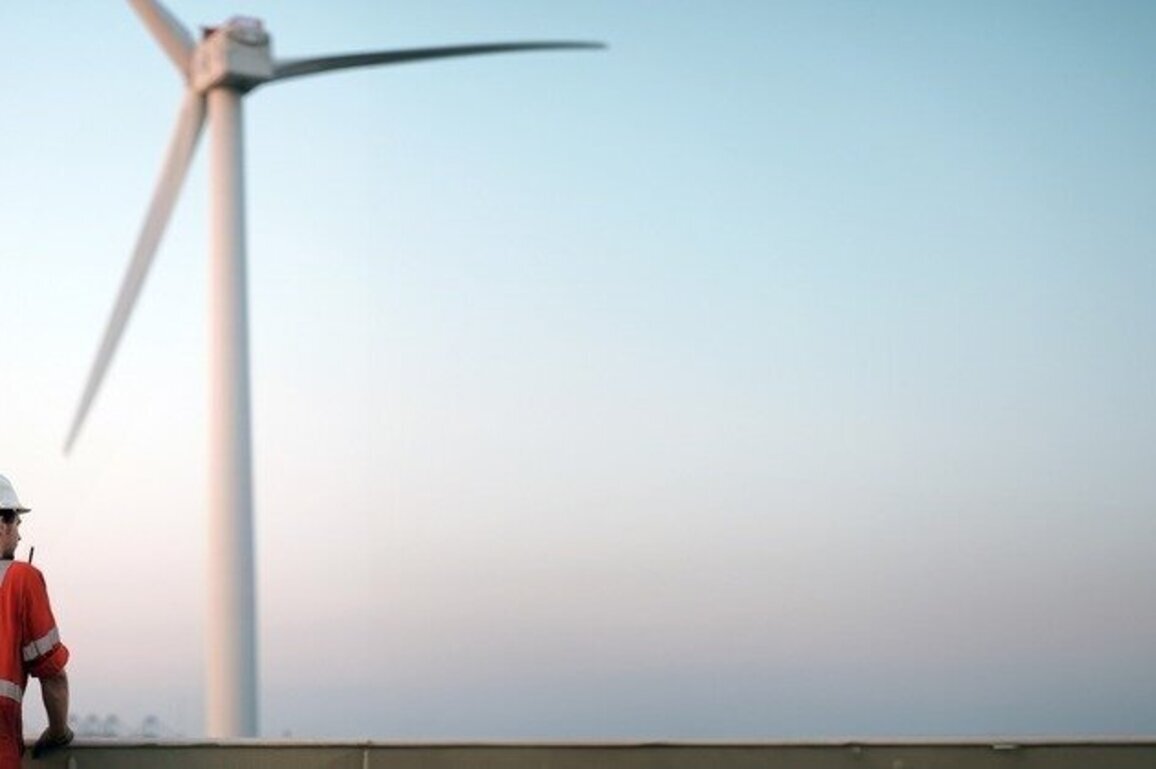 Offshore wind sends power to MA grid despite federal setbacks  