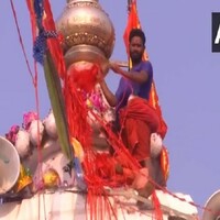 A Large number of Devotees throng popular temples across India on Maha Shivratri