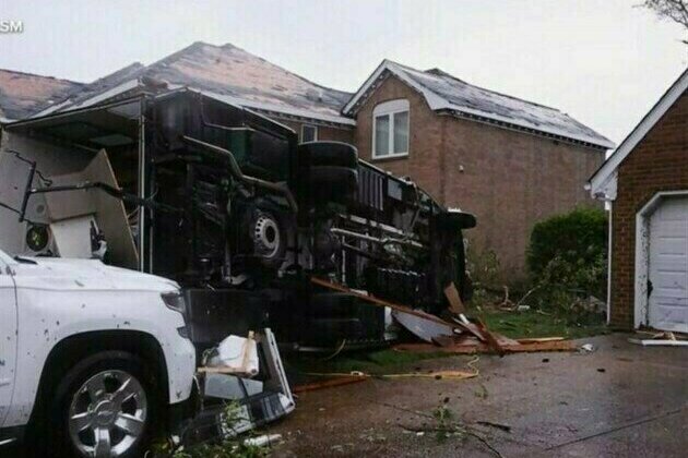 Tornado Kills 5 in St Louis, Damages 5,000 Properties