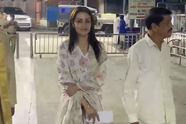 Trisha Krishnan seeks blessings at Tirumala Venkateswara Temple during early morning darshan
