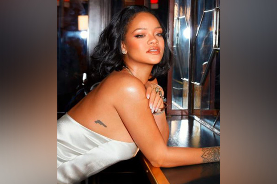 Rihanna marks 20 years of her musical journey, remembers "20 years ago, I left my country, my culture..."