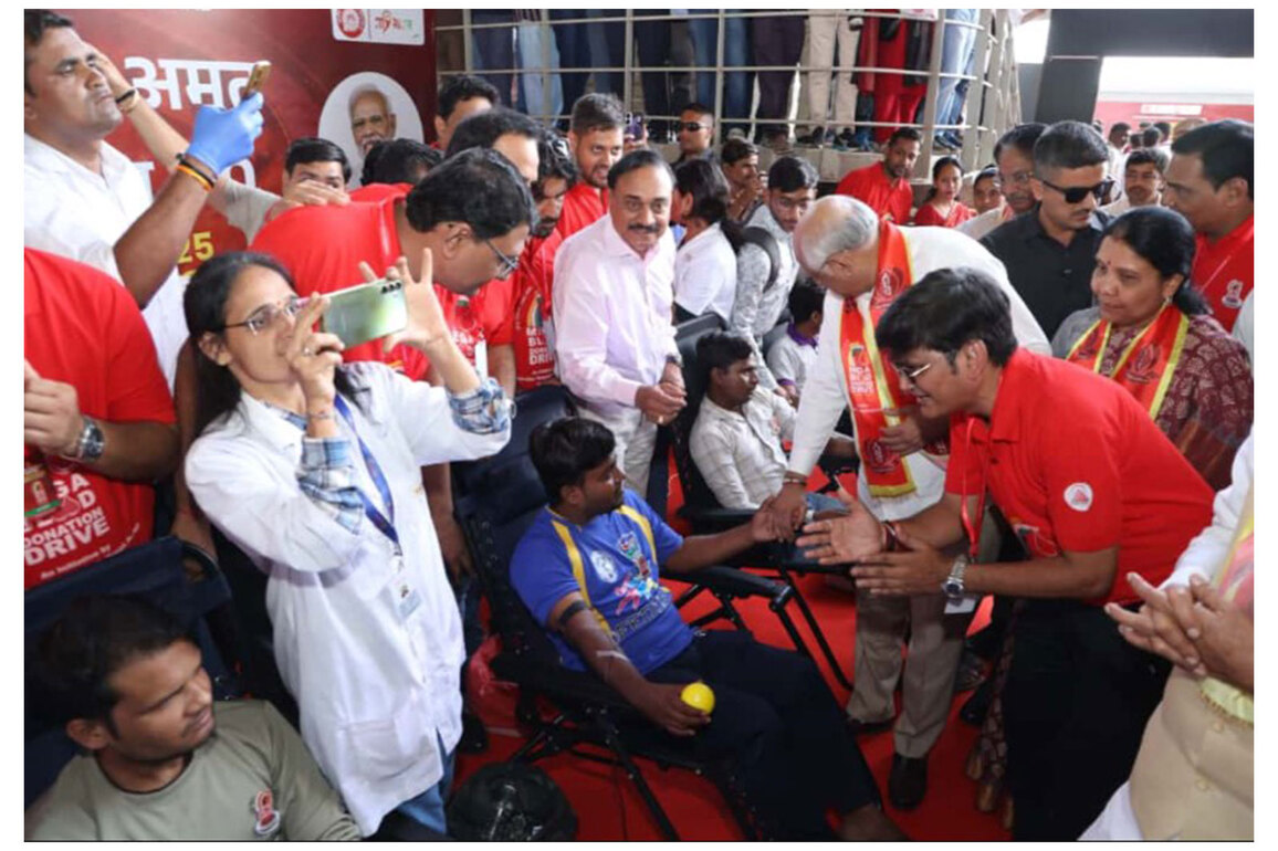 Gujarat Guv, CM visit Mega Blood Donation Camp in Ahmedabad on PM Modi's birthday