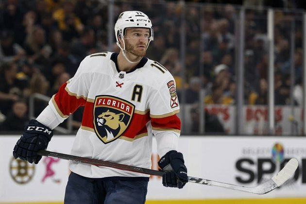 Flames F Jonathan Huberdeau inks 8-year, $84M extension