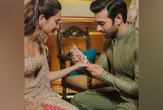 Kriti Kharbanda opts for minimal mehendi on her first Karwa Chauth