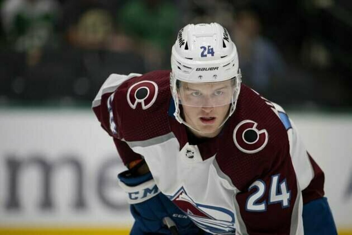 Wild acquire F Oskar Olausson in trade, send D Kyle Masters to Sharks