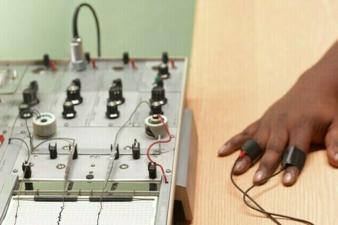 Pentagon staff face random lie detector tests  WaPo