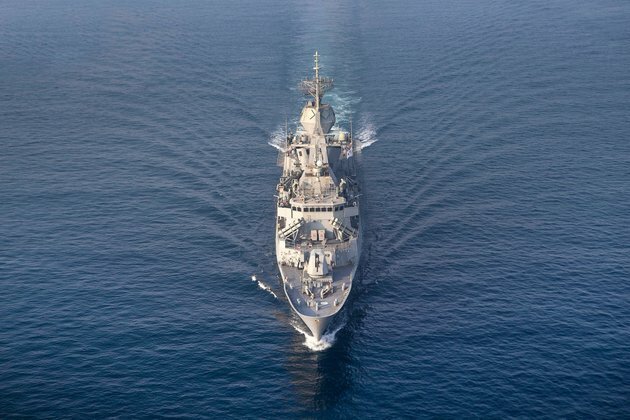 What is a sonar pulse and how can it injure humans under water?