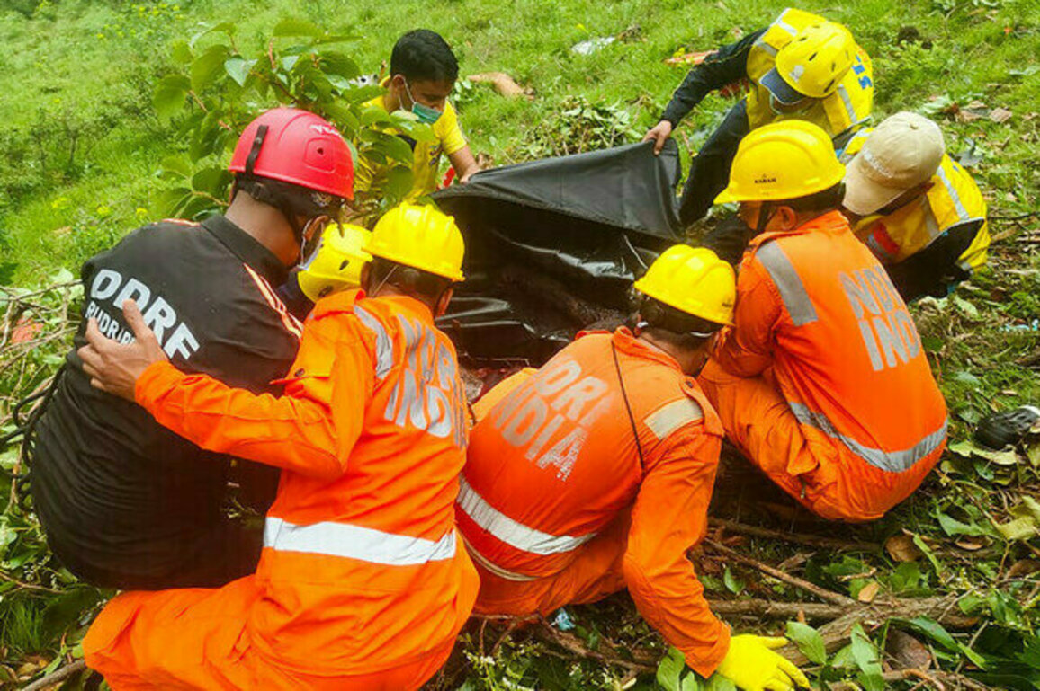 Helicopter crash kills seven people in northern India- Media