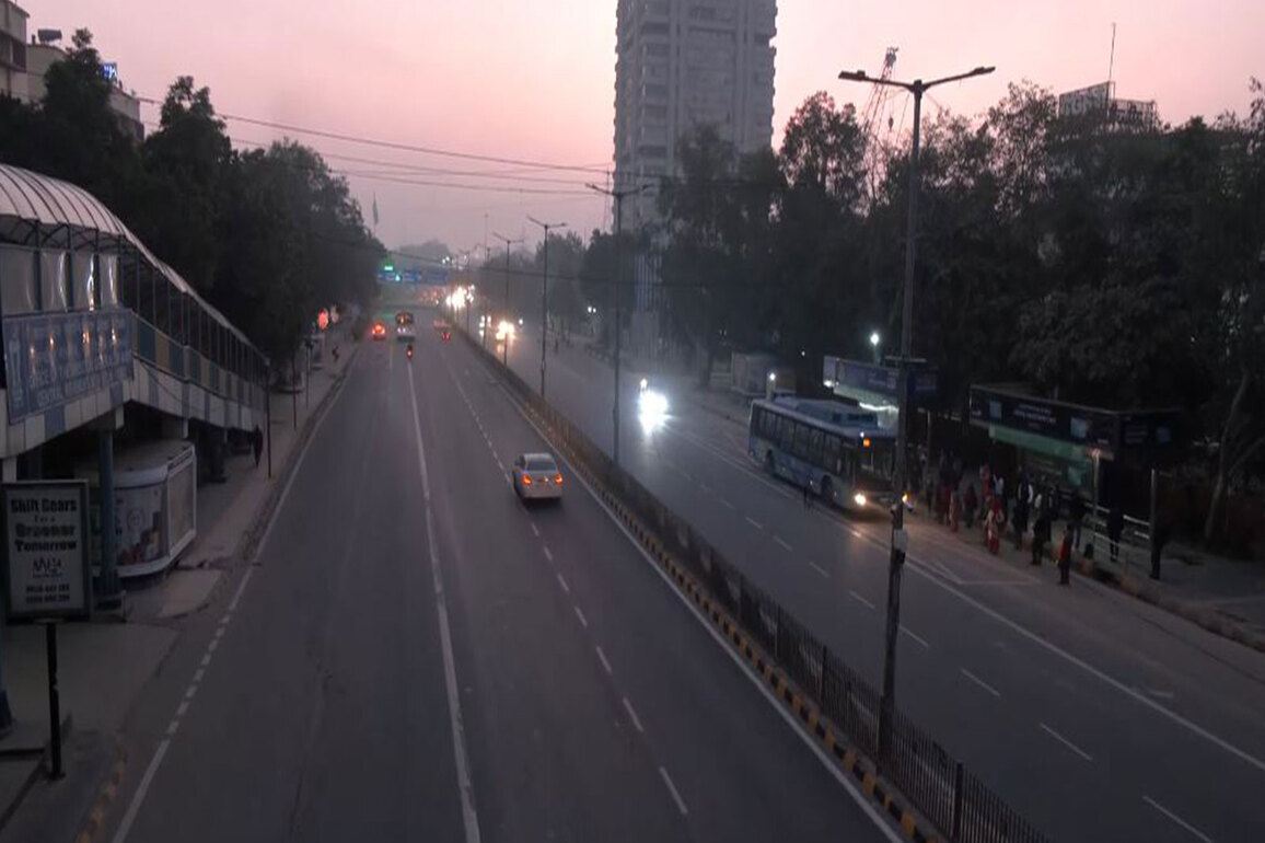 Delhi's air quality improves, AQI recorded at 213