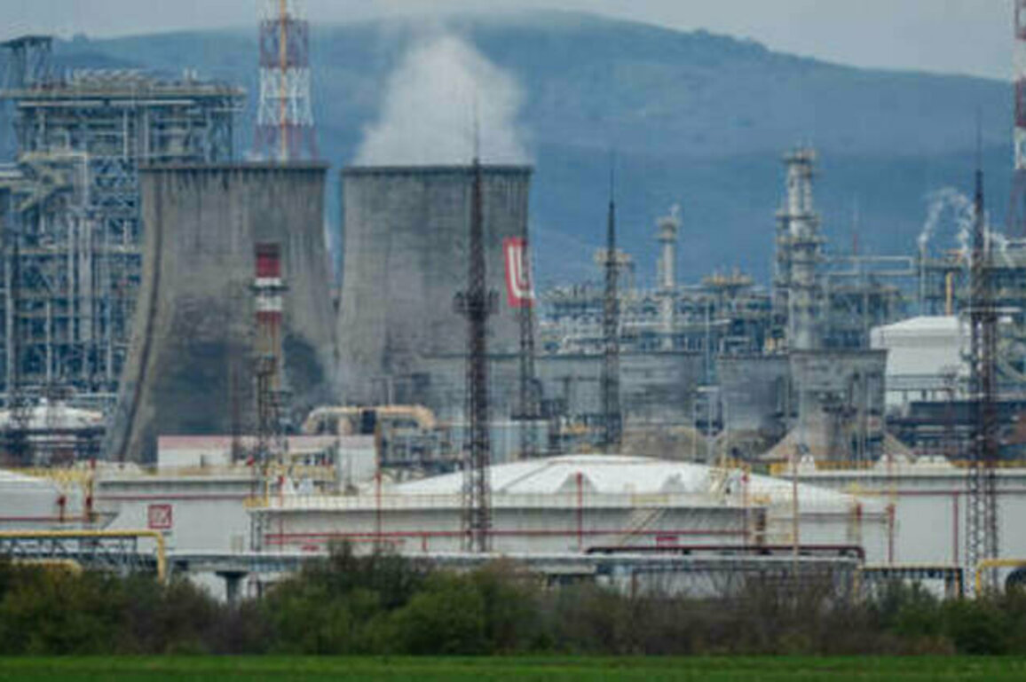 Ukrainian attacks on Russian refineries driving price hikes in US - Bloomberg