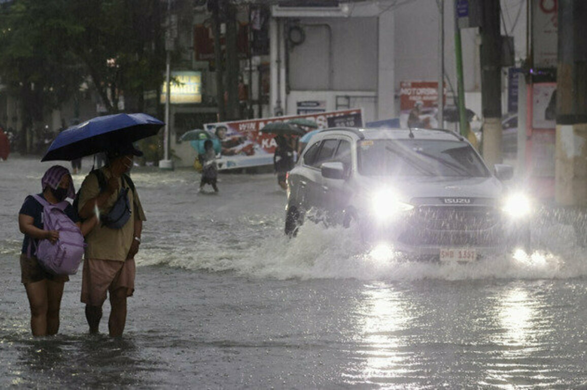 Philippines braces for more rain, severe flooding