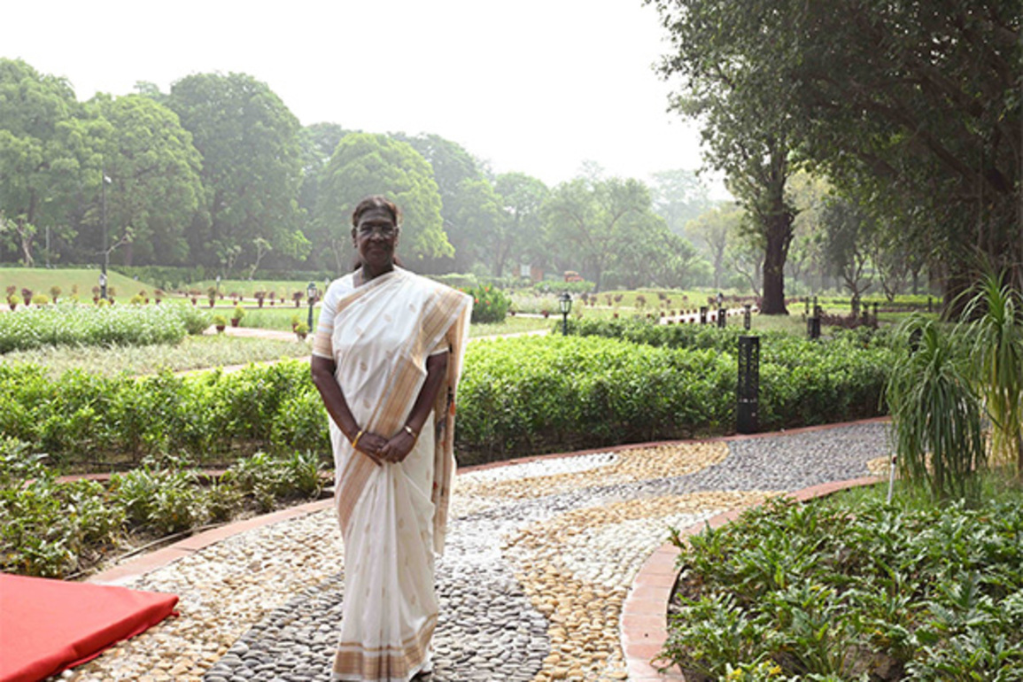 President Murmu inaugurates Plumeria Garden, Banyan Grove, Babbling Brook at Amrit Udyan