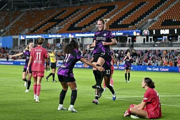 Dash edge Courage to halt winless streak