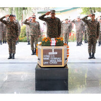 GOC-in-C Northern Command pays homage to Lance Dafadar Bharvad Mehulbhai Mepabhai who lost his life in Ganderbal