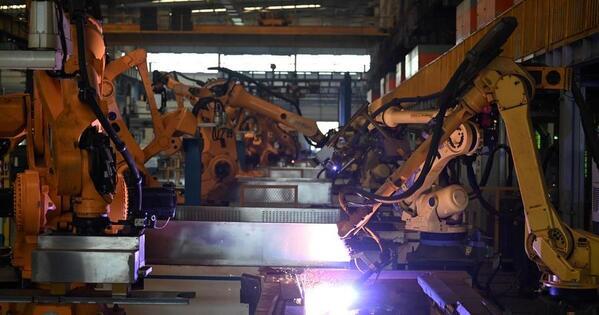 China's industrial output records faster expansion in Q1