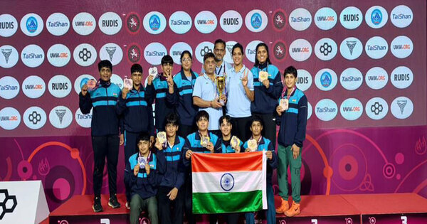 PM Modi hails India's wrestling stars 