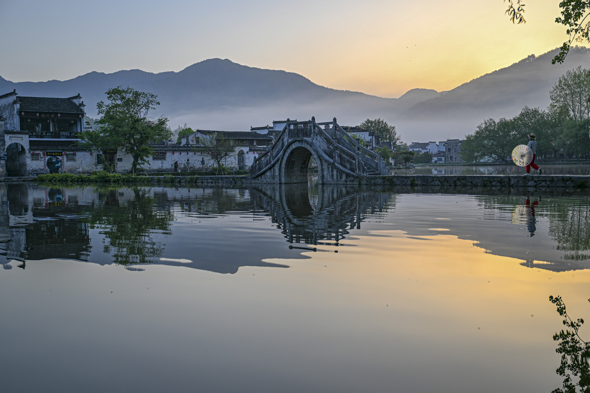 (AmazingAnhui)CHINA-ANHUI-HUANGSHAN-HONGCUN VILLAGE-SCENERY (CN)