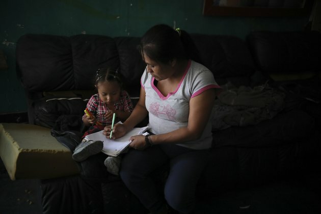 Migrant Mothers and Children Sue US Over Asylum Ban