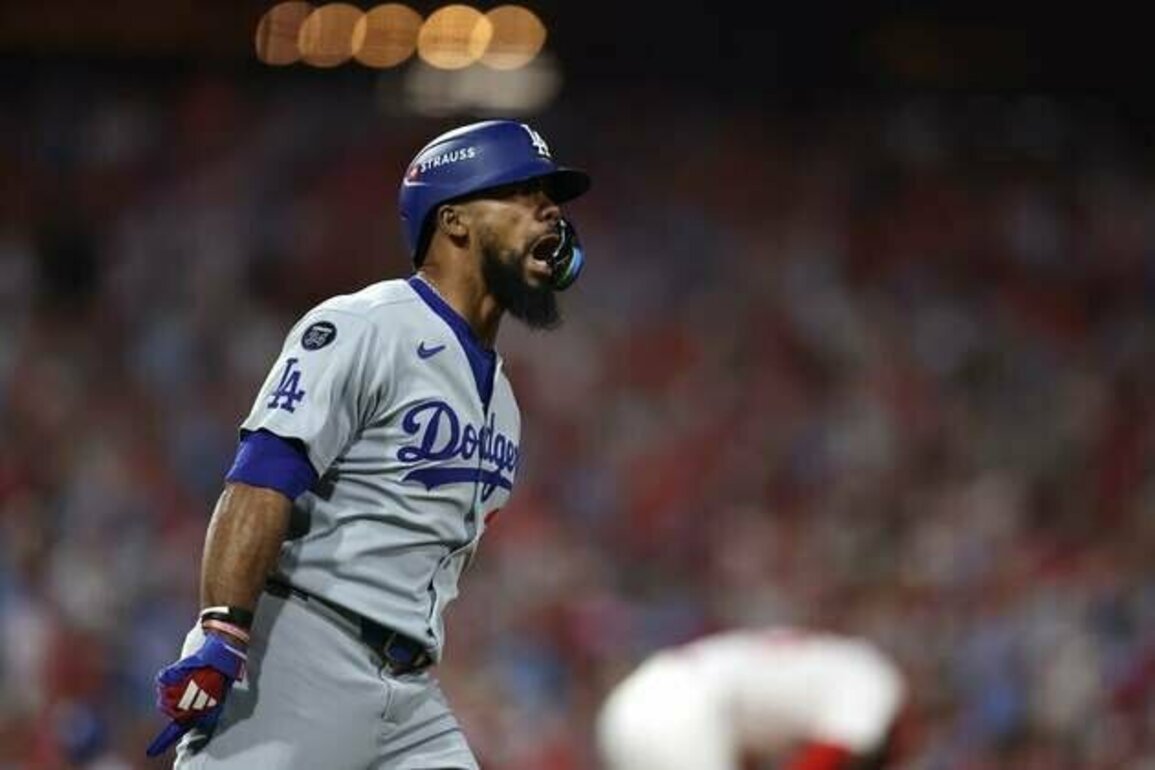 Teoscar Hernandez's 3-run blast powers Dodgers past Phillies in NLDS Game 1