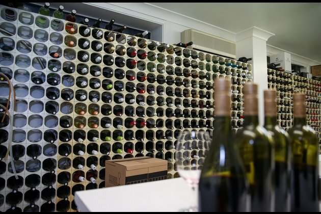 In pics: Review of world-renowned wine ahead of 3rd CIIE