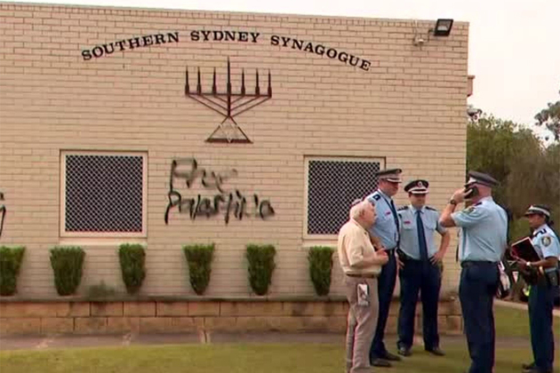 Synagogue door set ablaze, Israeli restaurant attacked in latest wave of anti-semitic attacks in Australia