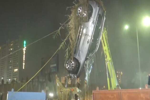 NDRF team retrieves car of deceased 27-year-old techie in Noida