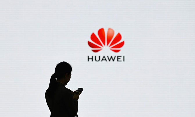 Huawei overtakes Samsung as top smartphone seller Huawei overtakes Samsung as top smartphone seller