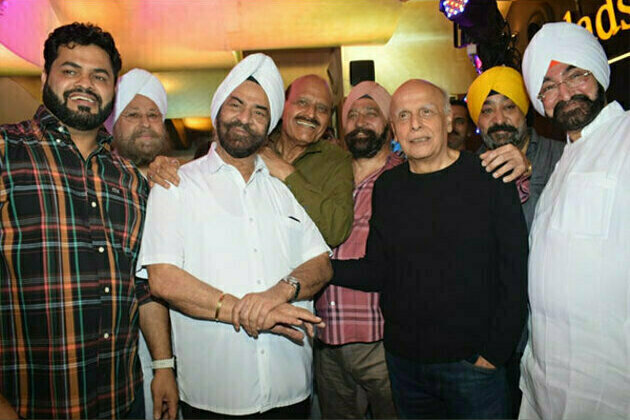 Mahesh Bhatt Daler Mehndi at Special Screening of Punjabi Film "MASTANEY" Organized by Shining Sun Studios & Pehchaan Show on Sikhs